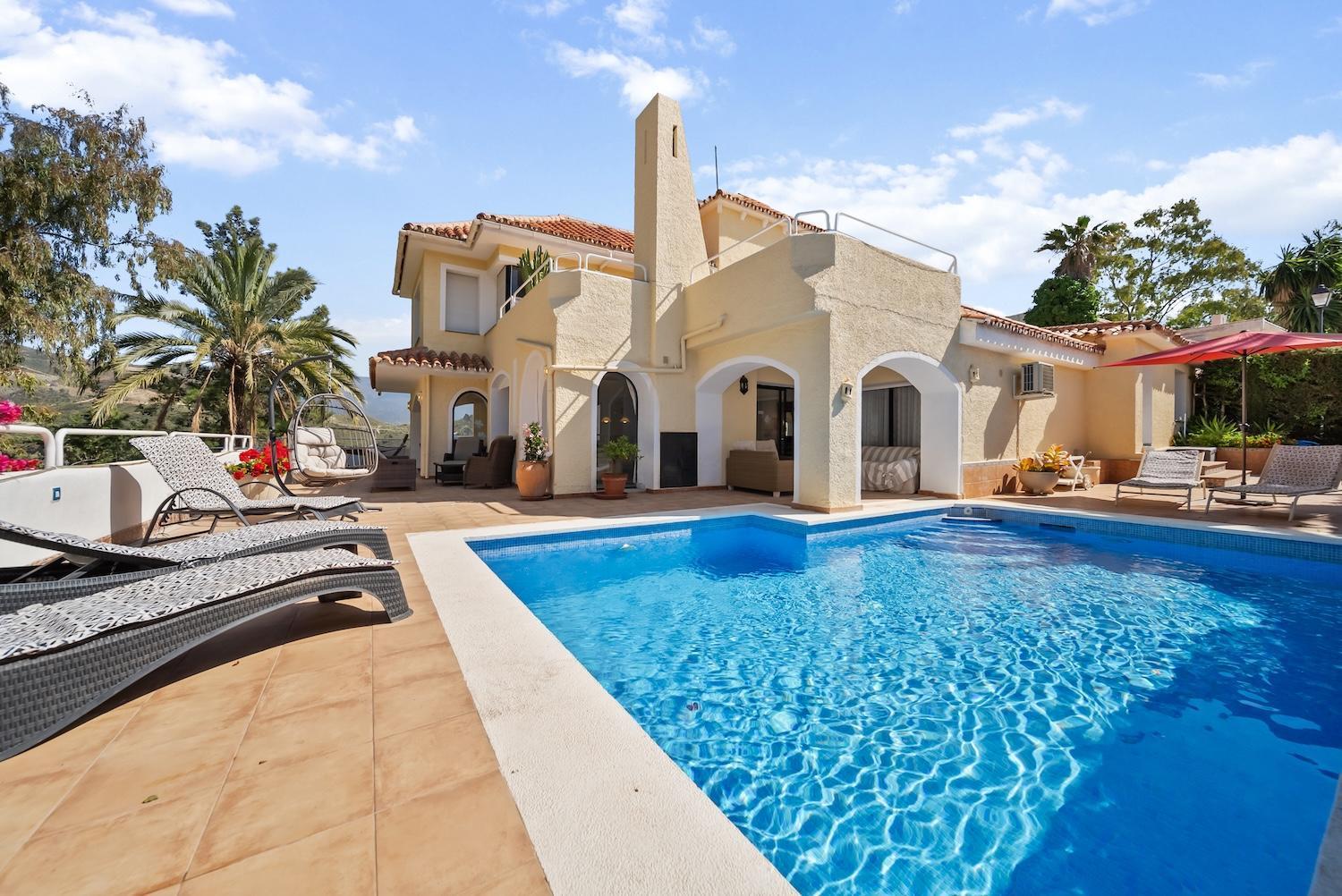 Villa Luxury Living In Exclusive Rdr491 *